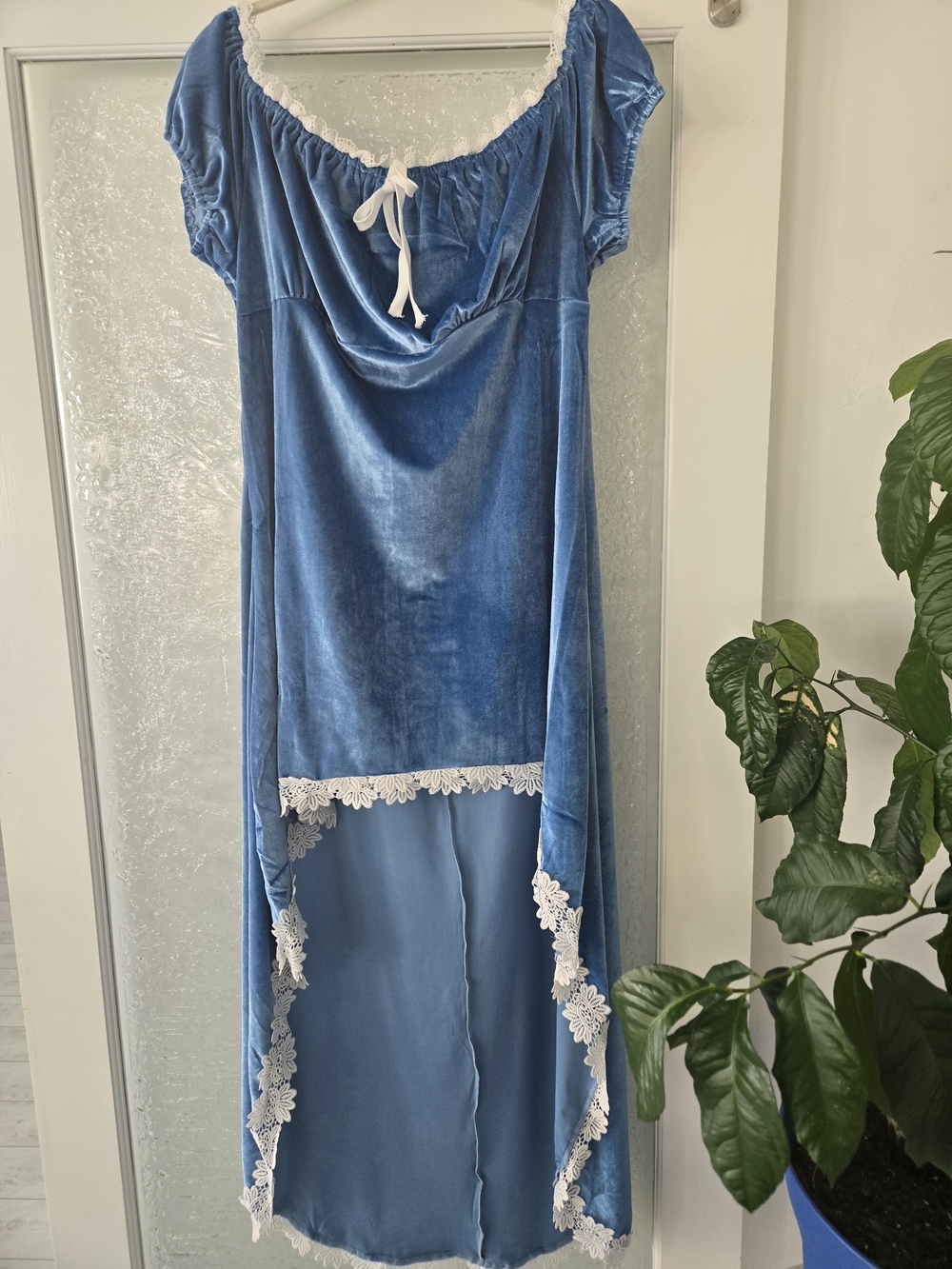 Blue Velvet-like Lace-Trim Hi-low Dress